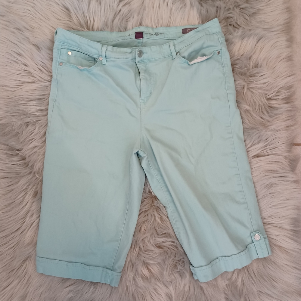 Gloria Vanderbilt Turquoise Rhinestone Denim Bermuda Shorts Size 16 - Picture 2 of 6
